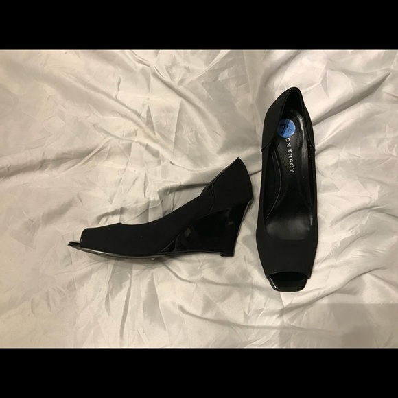Ellen Tracy peep toe Wedges - Picture 2 of 3